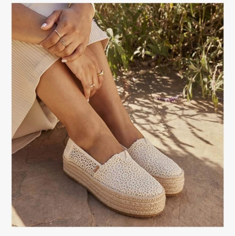 Toms Women's Cream Lace Espadrilles
